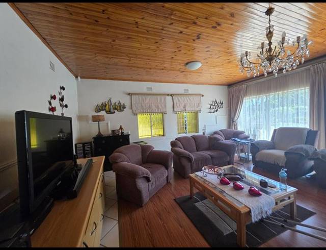 3 BEDROOM HOUSE FOR SALE IN HELIKONPARK